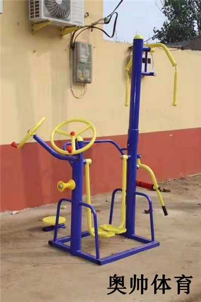 农村广场健身路径器材安装完成_健身器材源头厂家